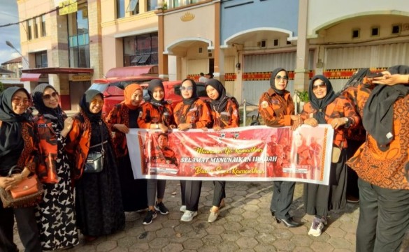 DPW Srikandi Pemuda Pancasila Provinsi Lampung Berbagi Takjil dan Buka Bersama