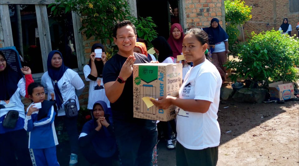 Senam Aerobik TPC Dan Relawan Ganjar Mahfud di Kampung Bengkulu Waykanan, Berjalan Meriah