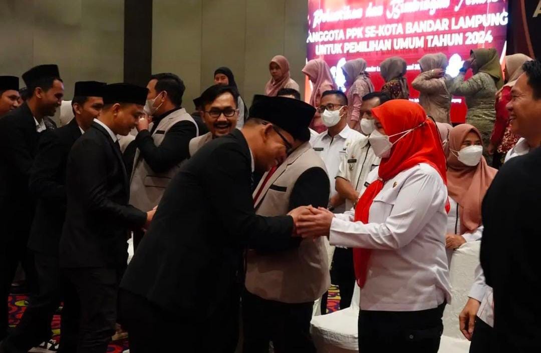Wali Kota Bandar Lampung Eva Dwiana Hadiri Pelantikan PPK se-Kecamatan Bandar Lampung