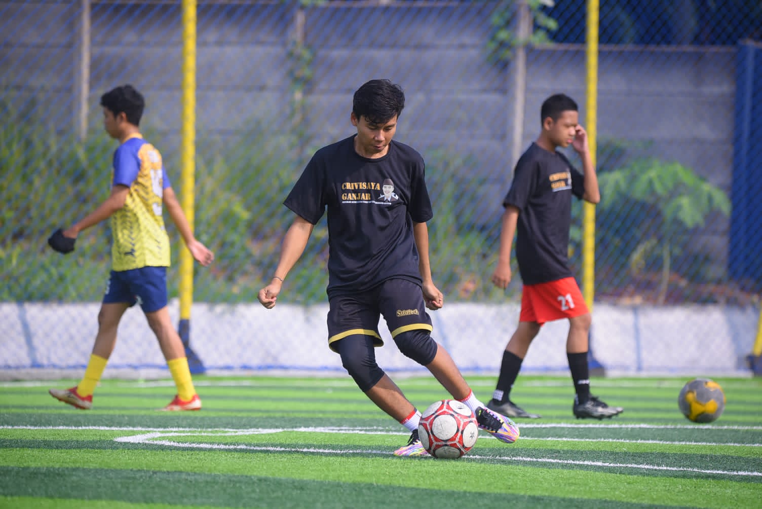 Crivisaya Ganjar Kampanyekan Gaya Hidup Sehat dengan Olahraga Mini Soccer