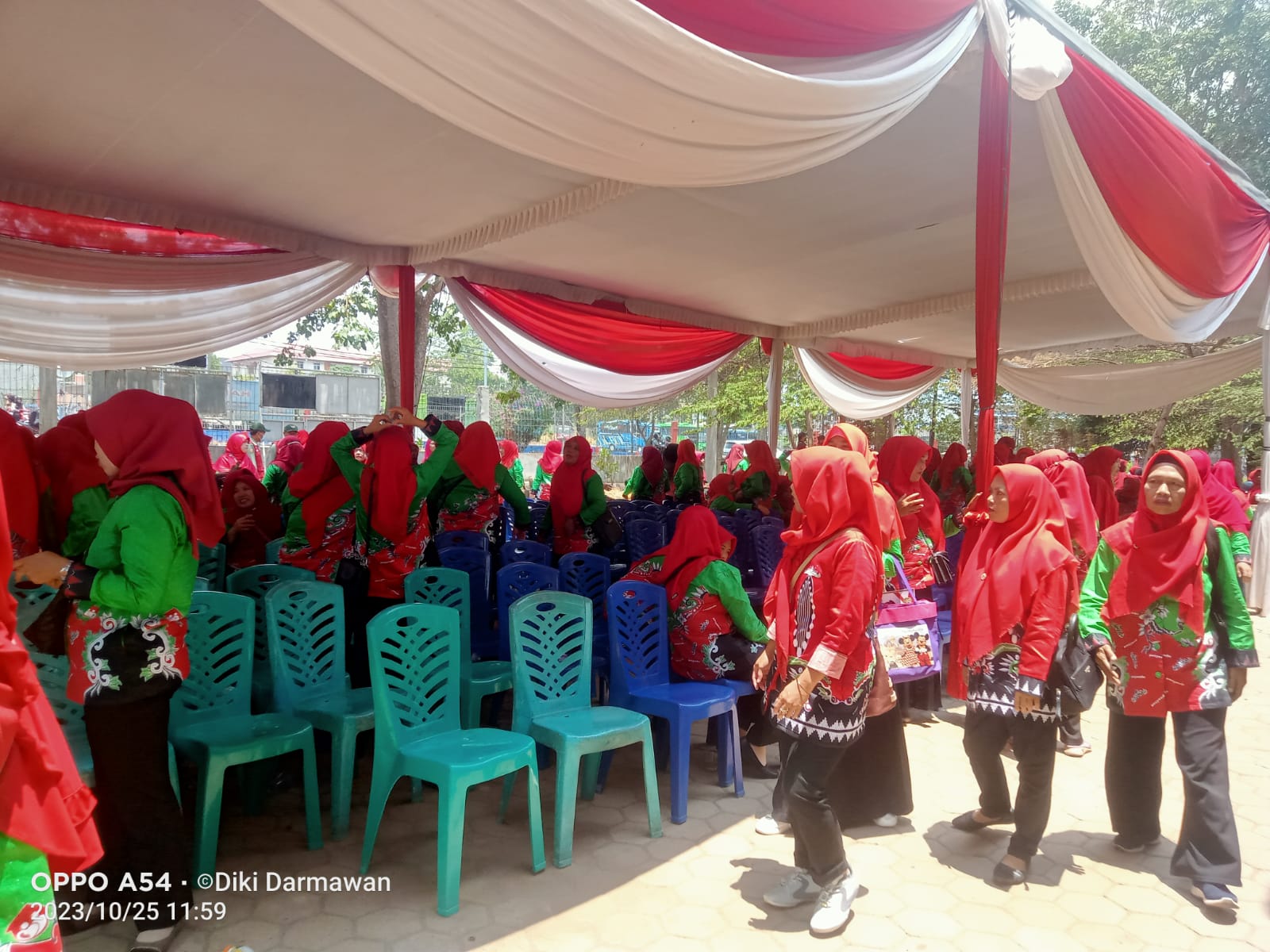 Walikota Lakukan Penyerahan Insentif Kader Posyandu, Poskeskel Dan Posyandu Lansia Di Kecamatan Se-Kota Bandarlampung
