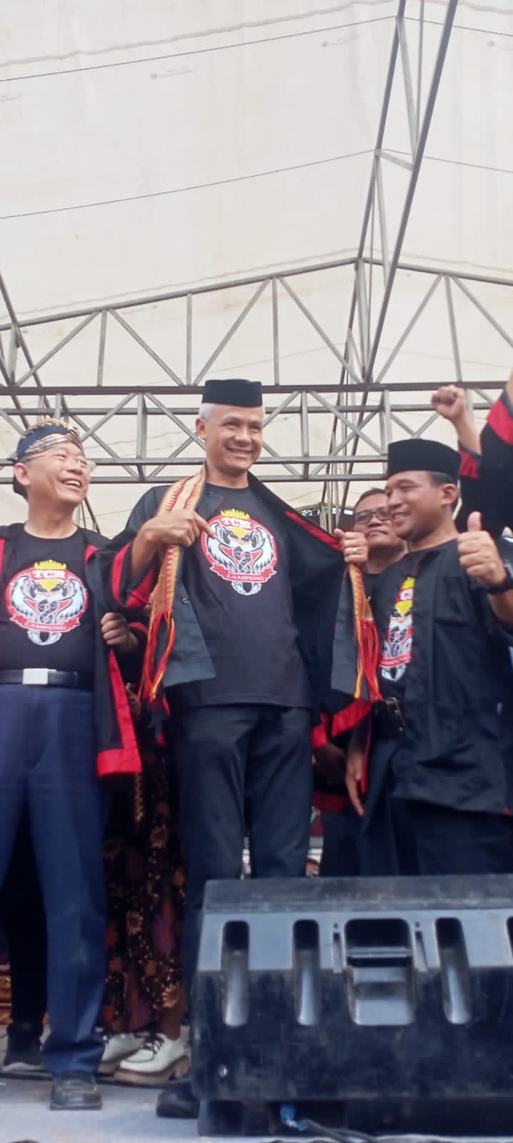 Ketum TCM Lampung Joni Iswandi Dampingi Ganjar Pranowo dalam Gebyar Budaya
