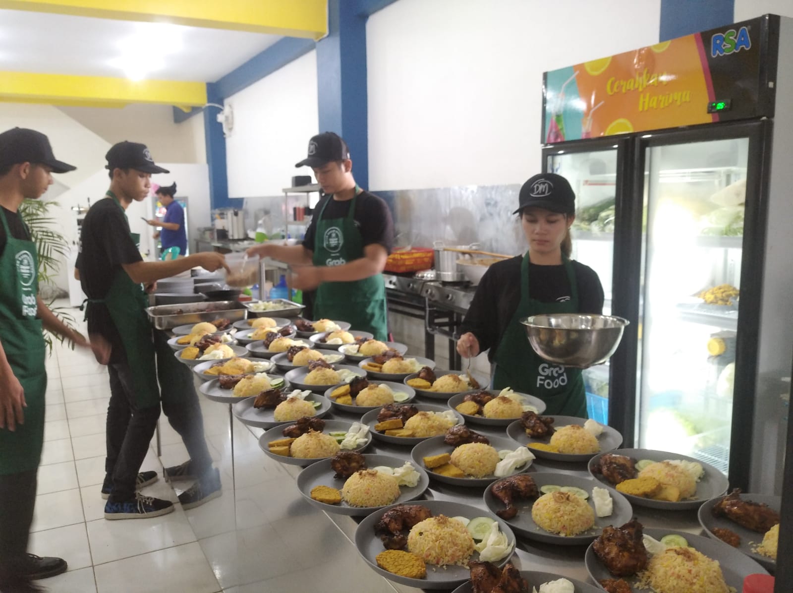 "Waau" Kini Hadir Di Kota Palembang Ayam Bakar Bandung By. Dapoer Makan