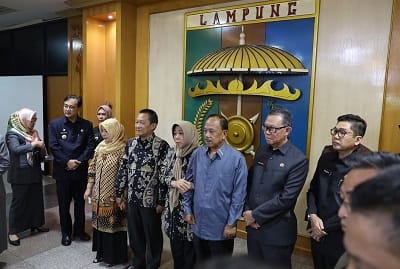 Memasuki Masa Purna Bhakti, Sekda Provinsi Lampung Fahrizal, Melepas Kusnadi Serta Ria Andari