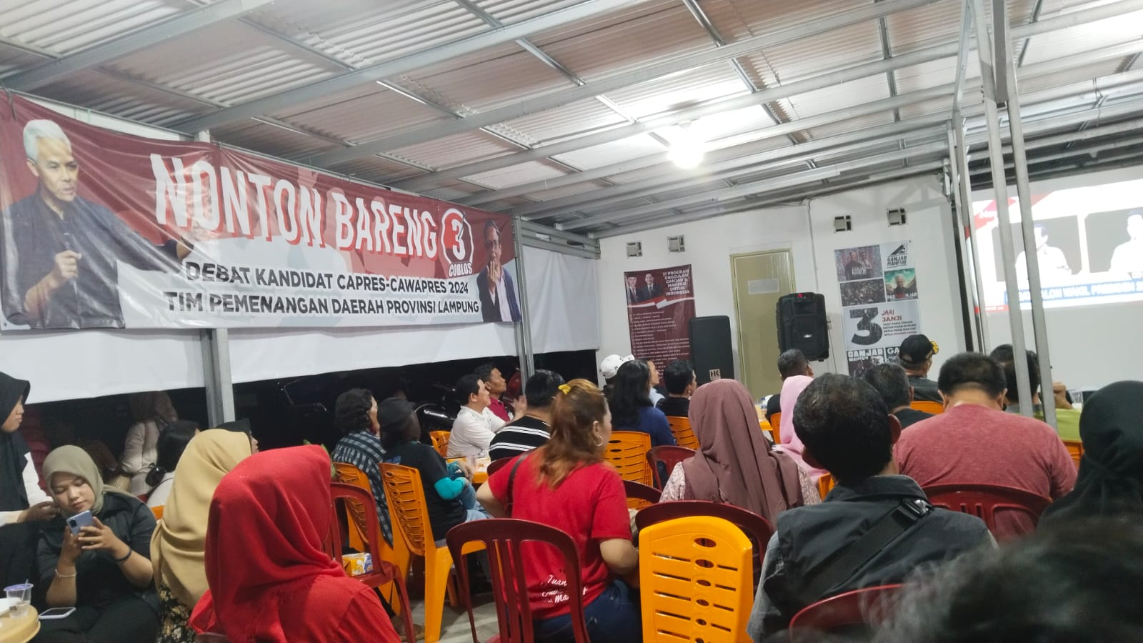 TPD Dan Relawan Ganjar Mahfud Lampung, Gelar Nobar Di Sekretariat TPD