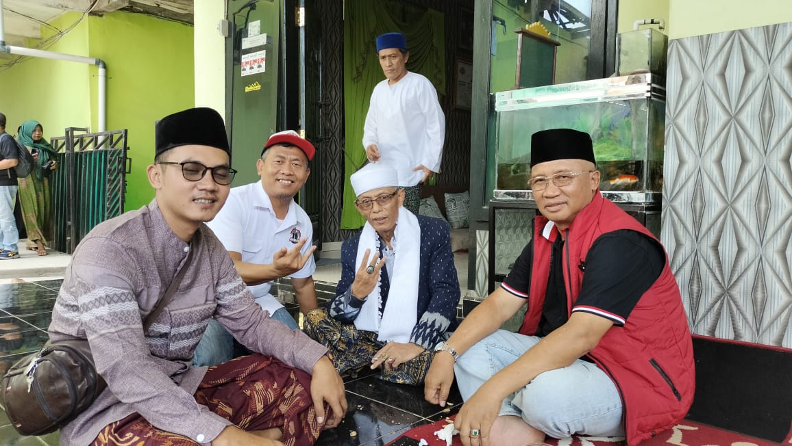 Deklarasi Junaedi, 'Kami Keluarga Besar RM Minang Indah & Embun Pagi Raya, Kami 03!'