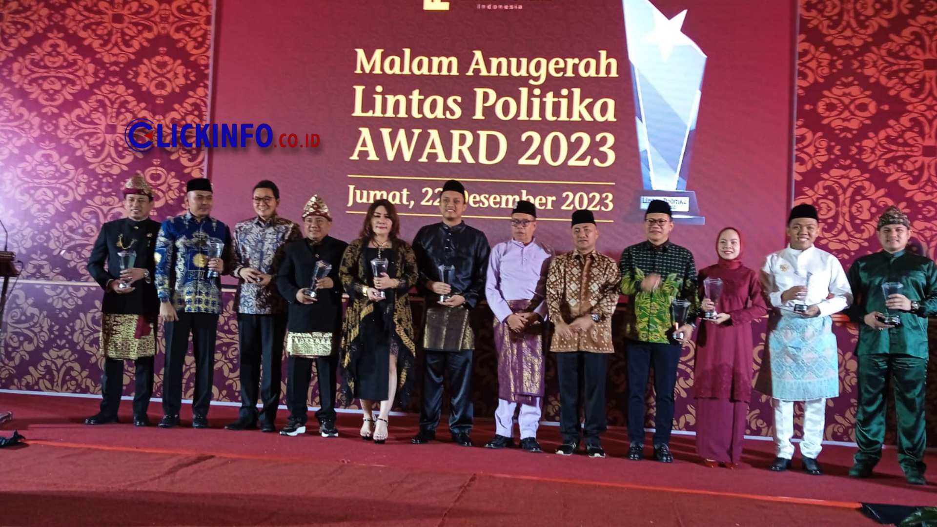 Zainal Abidin SH, Menerima Penghargaan Malam Anugerah Lintas Award 2023