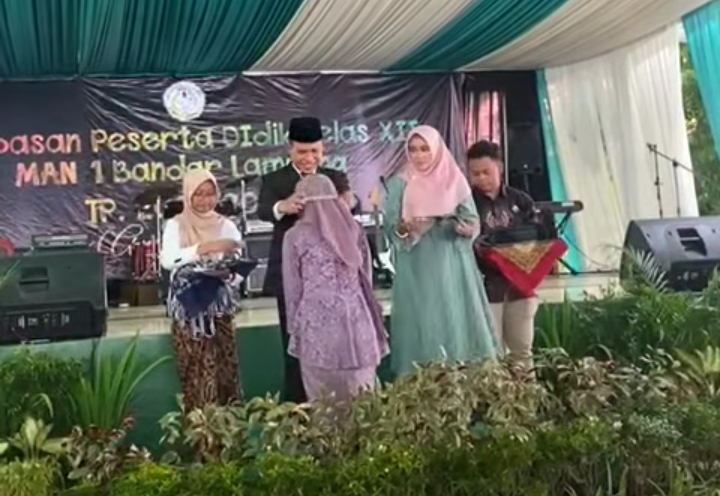 MAN 1 Bandar Lampung Lepas Siswa Kelas XII Angkatan Ke-42