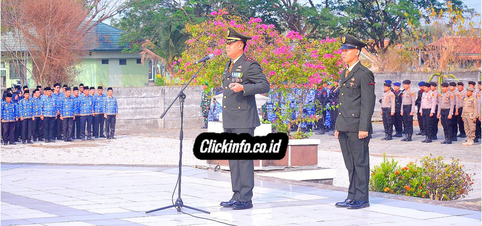 Usai Upacara Peringati Hari Pahlawan, Pj Bupati Ziarah dan Tabur Bunga