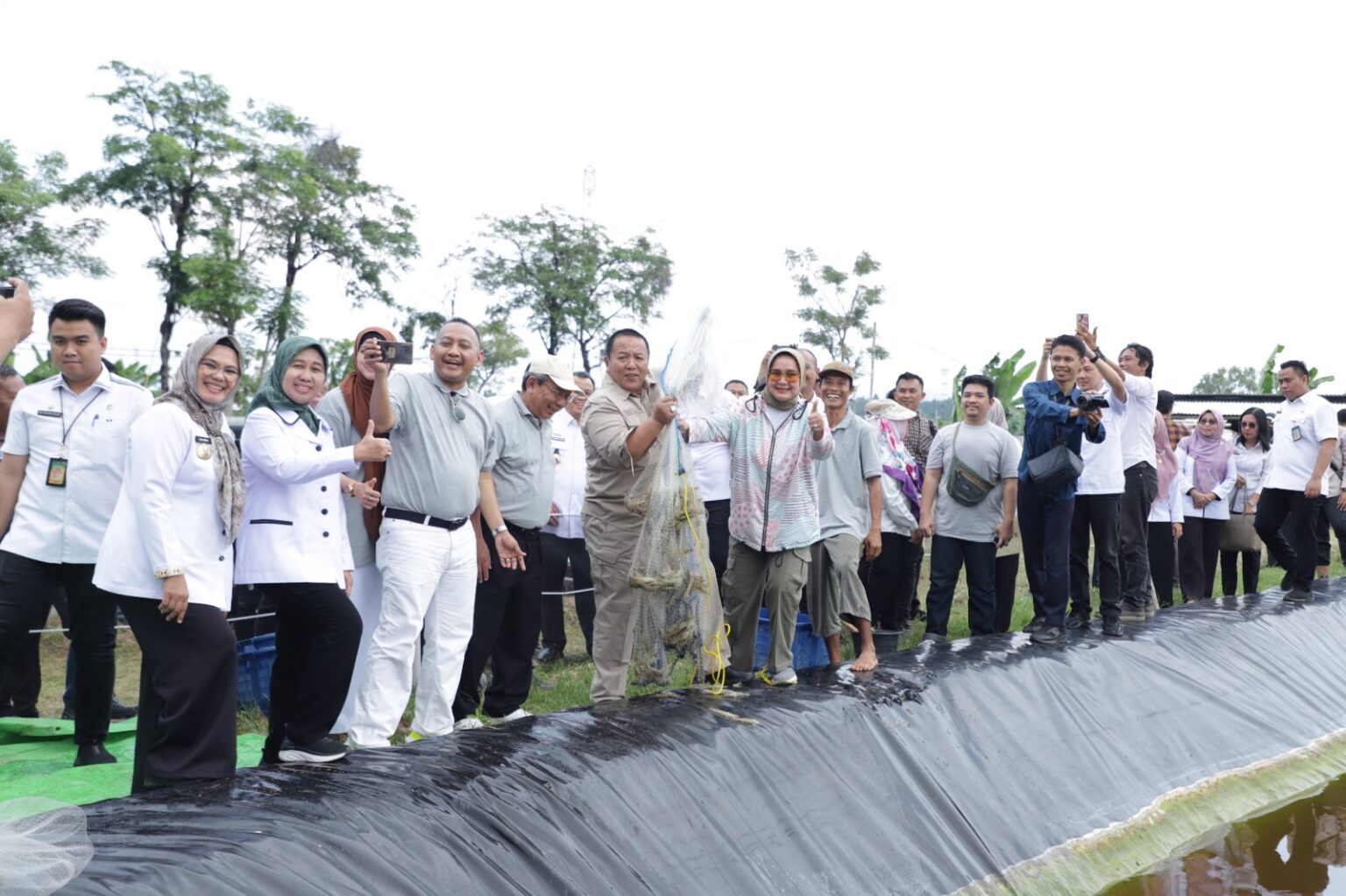Panen Perdana Udang Air Tawar di Lampung, Unila Dukung Riset dan Inovasi