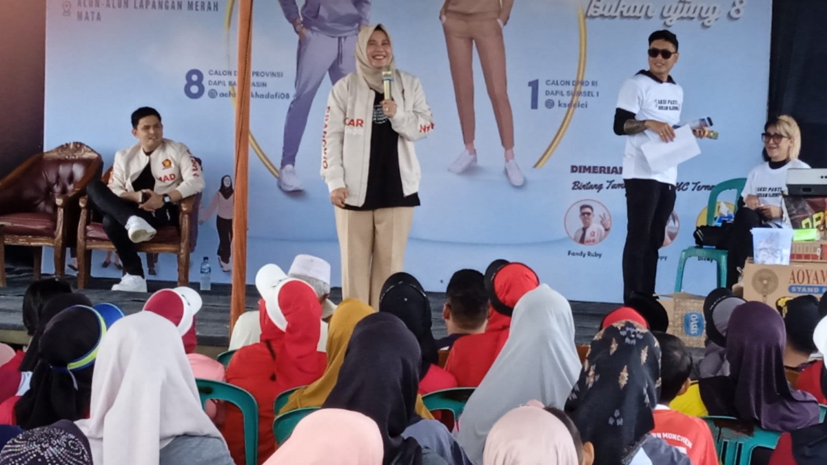 Hj. Kartika Sandra Desi Caleg DPR RI Dapil Sumsel 1 Dari Partai Gerindra Senam Sehat Bersama Masyarakat Merah Mata Banyuasin