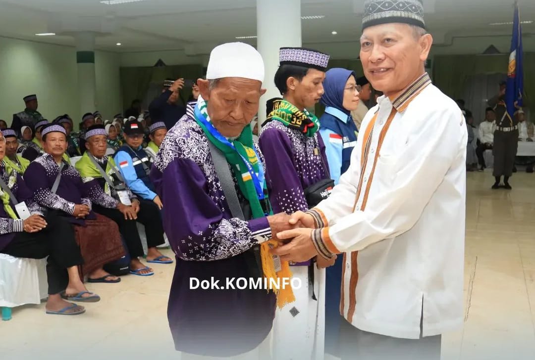 Khidmat dan Haru, 202 Jemaah Haji Tulang Bawang Diberangkatkan