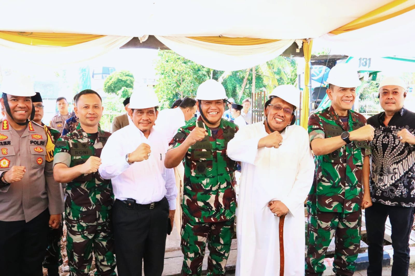 Danrem 043/Gatam Hadiri Peletakan Batu Pertama Sekolah Ponpes Riyadhus Sholihin Nur Rahman