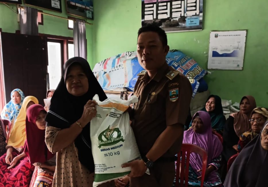 81 KPM di Kota Karang Terima Bantuan Beras dari Pemerintah