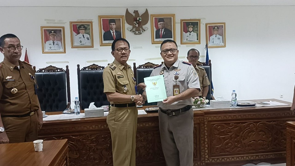 Agus Istiqlal Terima 75 Sertifikat BMD Dari BPN