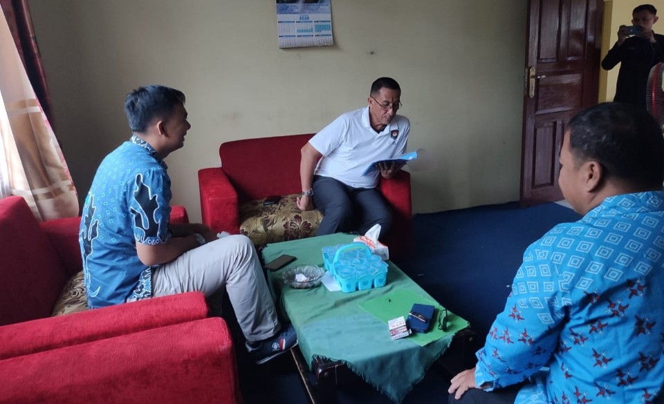 Pj. Sekda Jon Edwar Gelar Sidak Ke Kecamatan Bangkunat