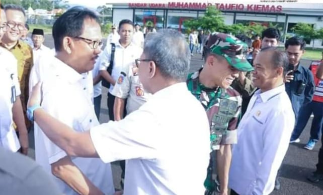 Bupati Pesibar Sambut Kedatangan Mendag Zulkifli Hasan