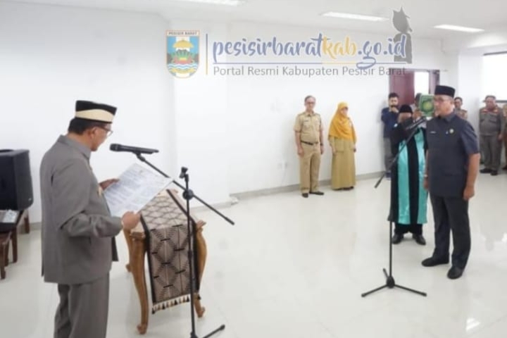 Bupati Agus Istiqlal Lantik Pj. Sekdakab Pesisir Barat Jon Edwar