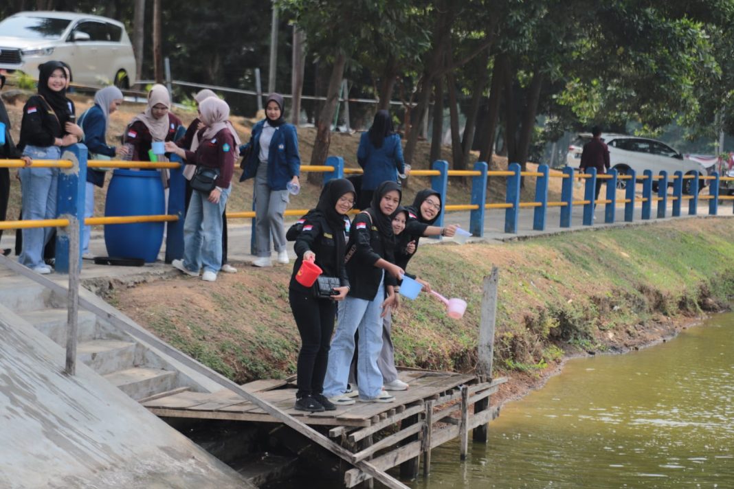 Unila Pecahkan Rekor MURI dengan Penuangan Eco-Enzyme oleh Perguruan Tinggi Terbanyak