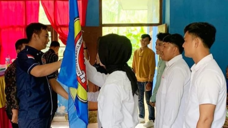 Suryadi Pimpin Pengukuhan Karang Taruna Lemong Pesibar