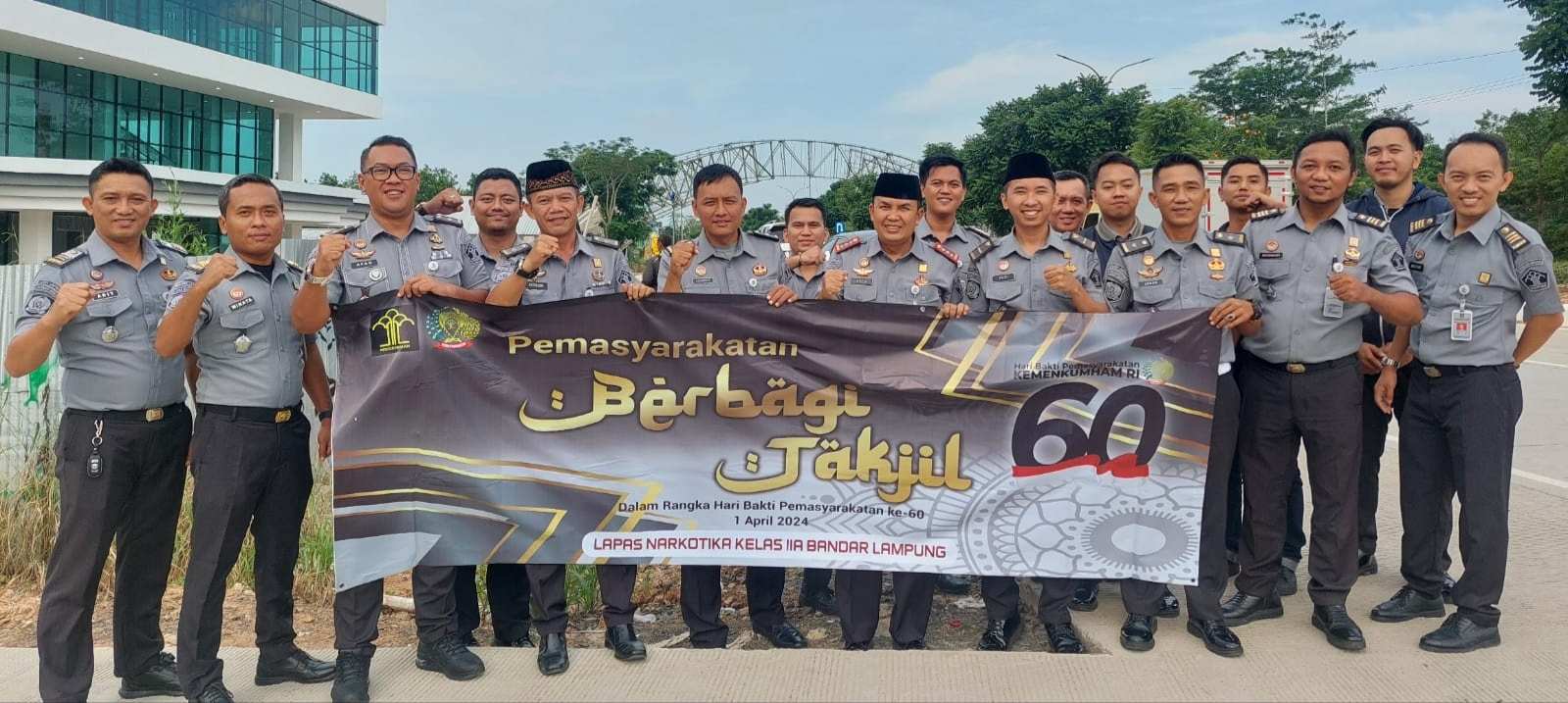 Lapas Narkotika Bandarlampung Bagikan Takjil Gratis