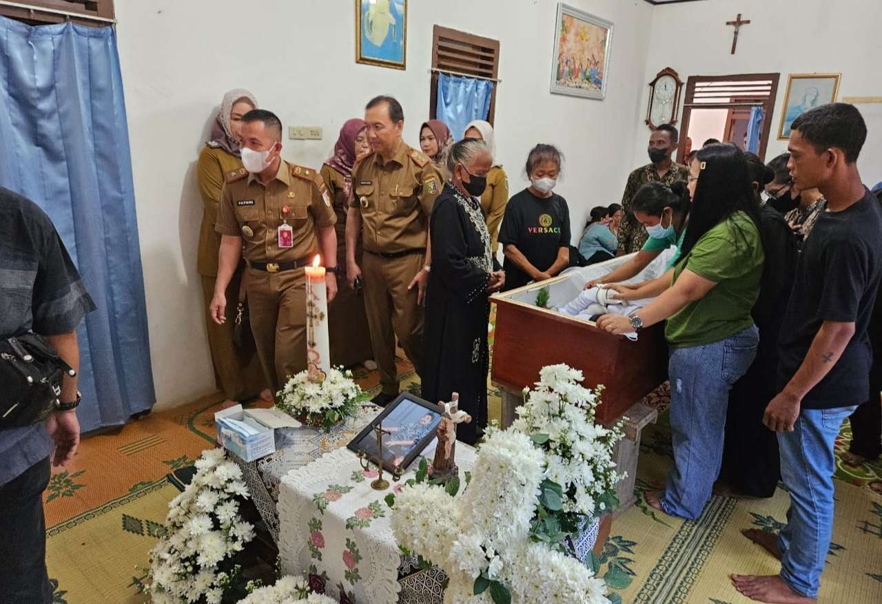 Nakes Wafat Saat Bertugas, Sudah Diberi Santunan Oleh Bupati Melalui Kadiskes