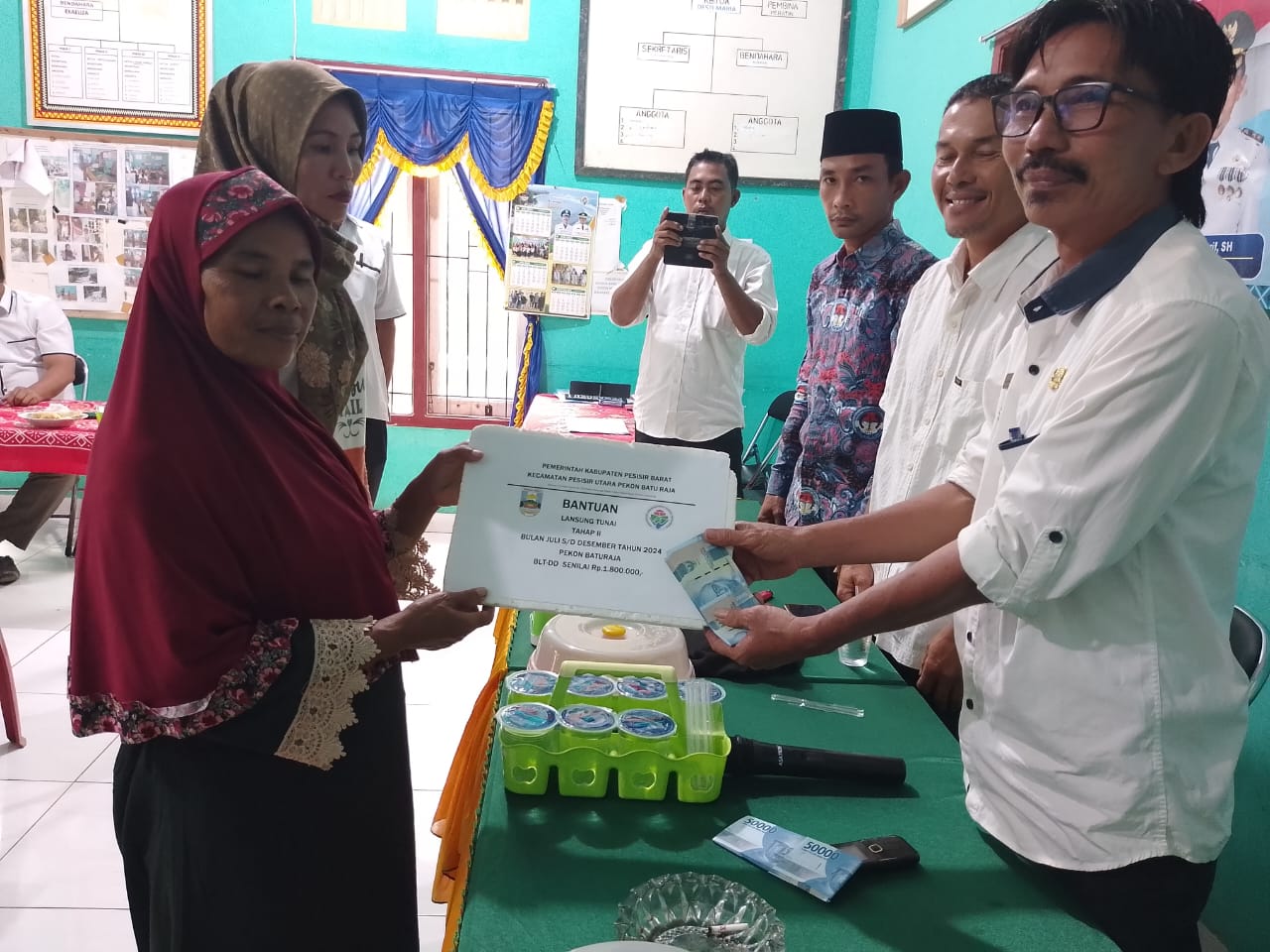 BLT-DD Tahap 2 Cair, 5 KPM Pekon Baturaja Terima Bantuan