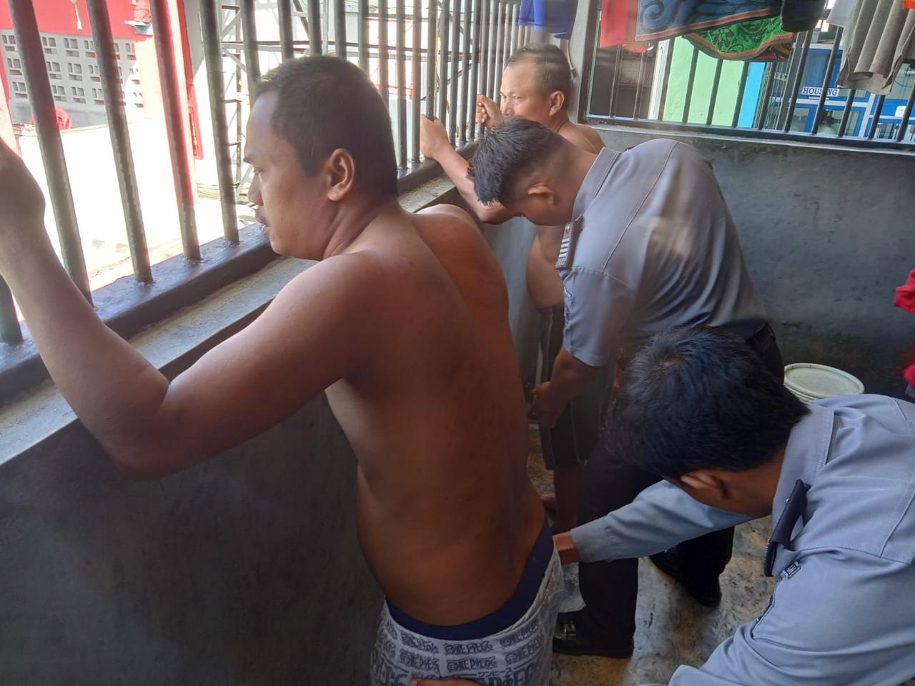 Rutan Krui Gelar Razia Mendadak, Paku dan Korek Api Disita