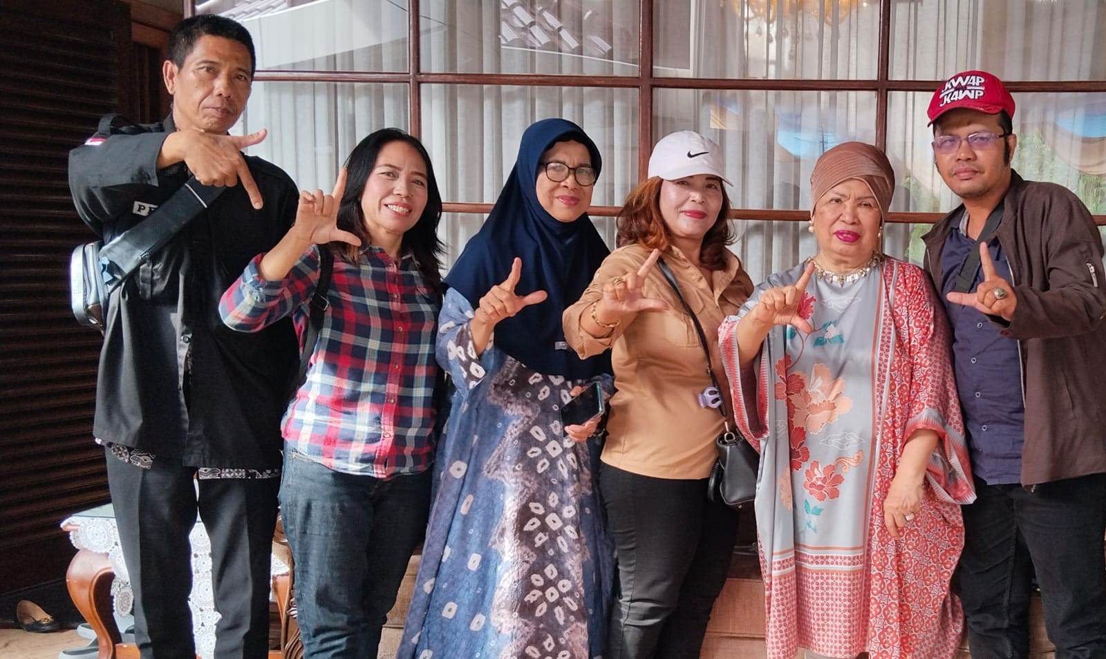 Doa Ibu Mengiringi Rahmat Mirzani Djausal Menuju Kursi Gubernur Lampung