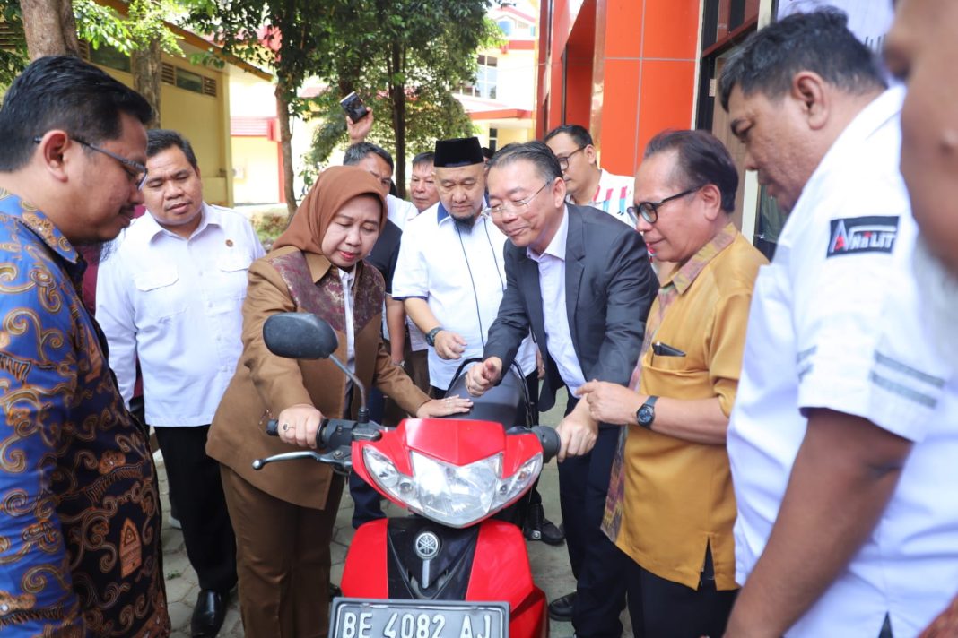 Unila Uji Coba Bahan Bakar Berbasis Kelapa Sawit