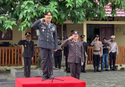 Polres Pesisir Barat Gelar Upacara Peringati Hari Pahlawan