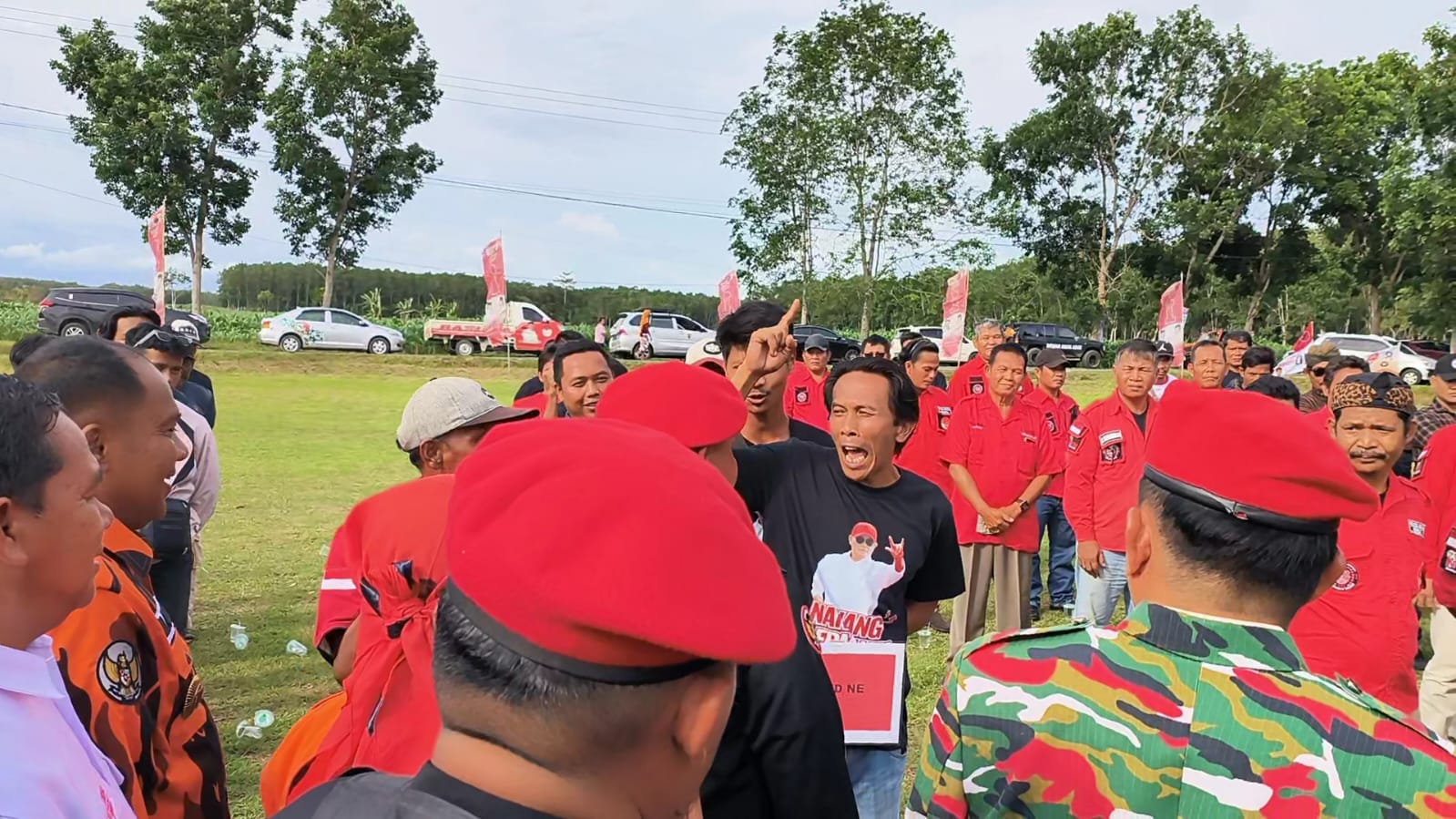 Ribuan Relawan Ikuti Apel Siaga Tolak Politik Uang di Lampung Selatan