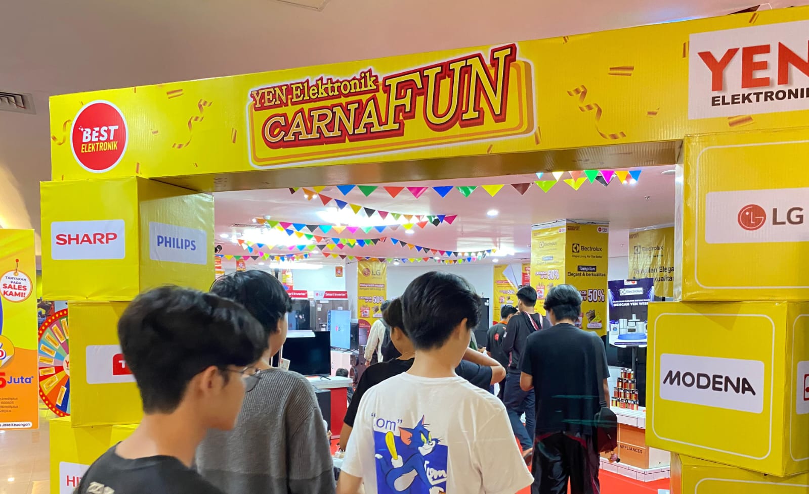 Yen Electronic Sukses Gelar Kompetisi eSports di Lampung City Mall