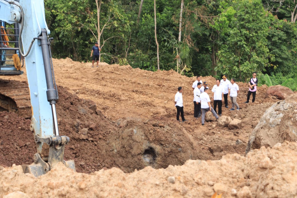 Bupati Agus Istiqlal Tinjau Langsung Persiapan Pembangunan RS Tipe C di Way Batu