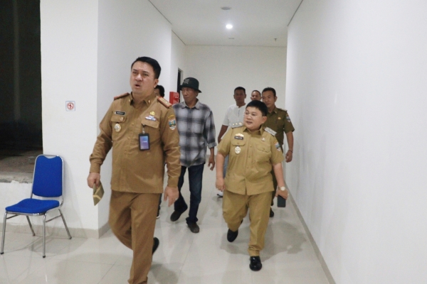 Hari Pertama Kerja, Wabup Irawan Topani Tinjau OPD di Pesisir Barat