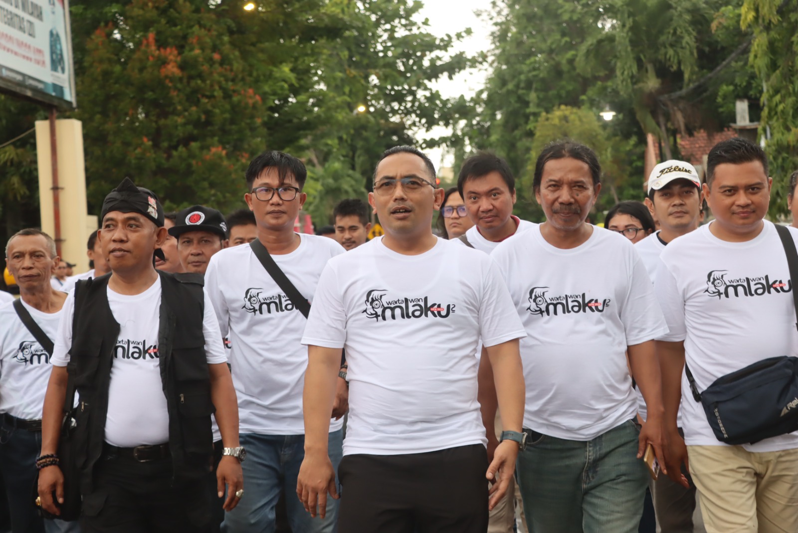 Kapolres Probolinggo Kota dan Jurnalis Rayakan HPN 2025 dengan Jalan Santai "Jogo Probolinggo"