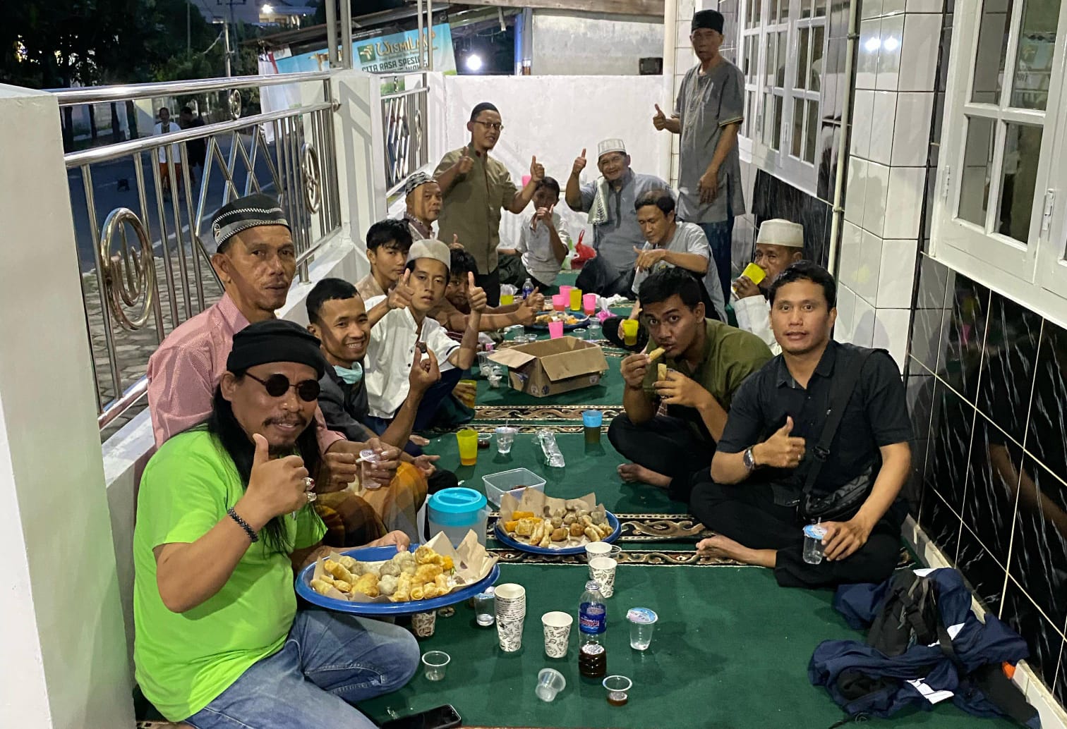 Buka Bersama di Mushola Al Amin Gotong Royong Bandar Lampung, Merajut Silaturahmi dan Kebersamaan