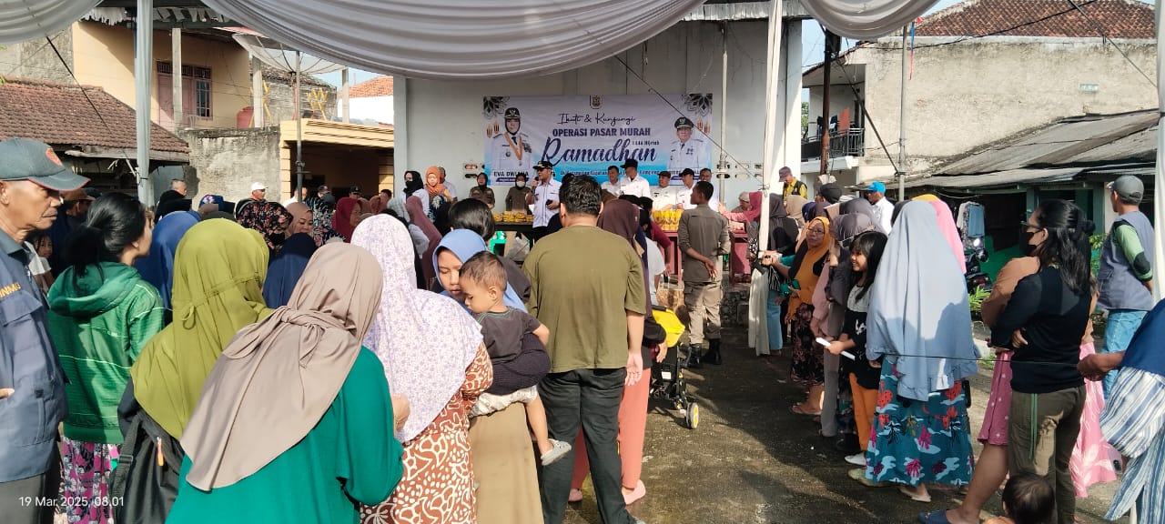 Pasar Murah Tahap III Digelar di Rajabasa, Ratusan Warga Antusias Serbu Sembako Murah