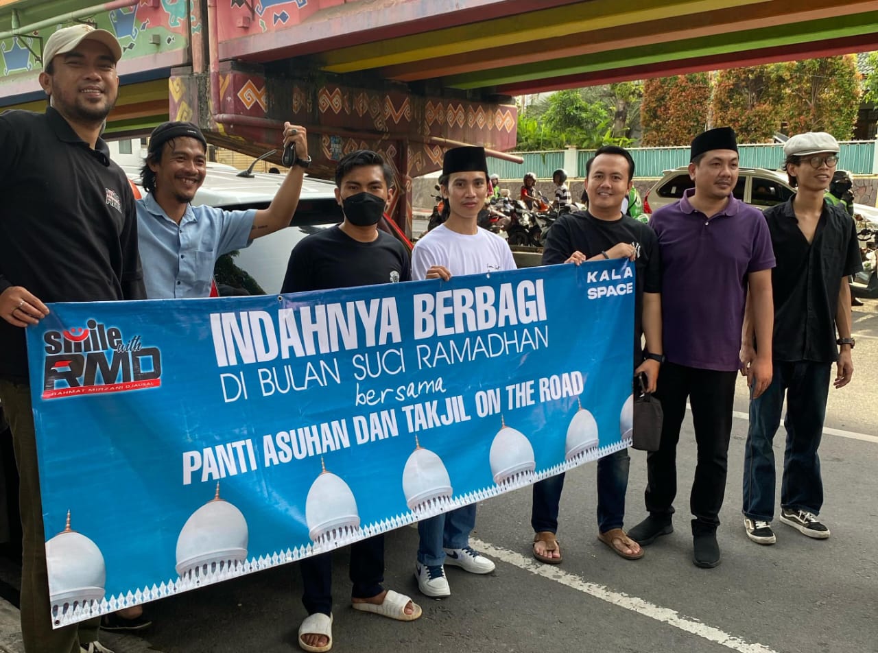 Berbagi di Bulan Ramadhan, Ketua SMILE RMD Ajak Warga Bergerak untuk Kebermanfaatan