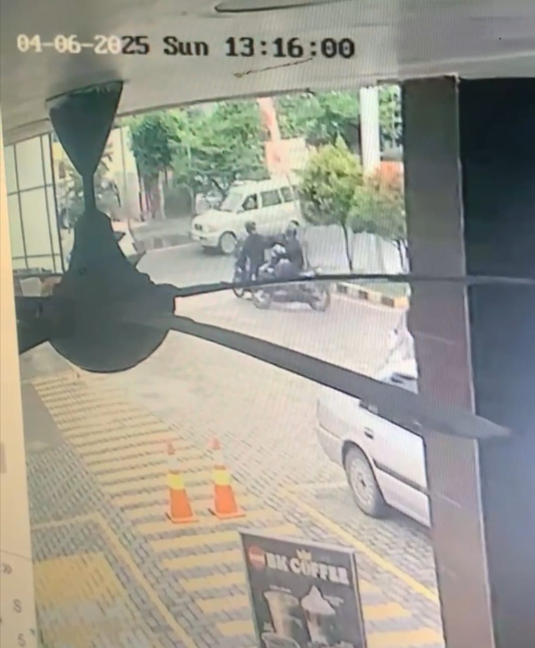 Parkir Minim Keamanan, Motor Pelanggan Burger King Antasari Raib