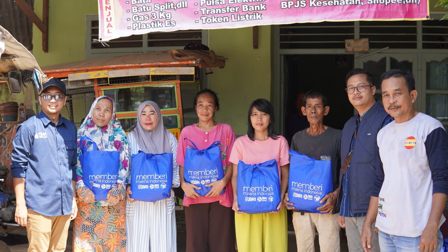 YBM BRILiaN Ulurkan Bantuan Korban Banjir Panjang Bandarlampung