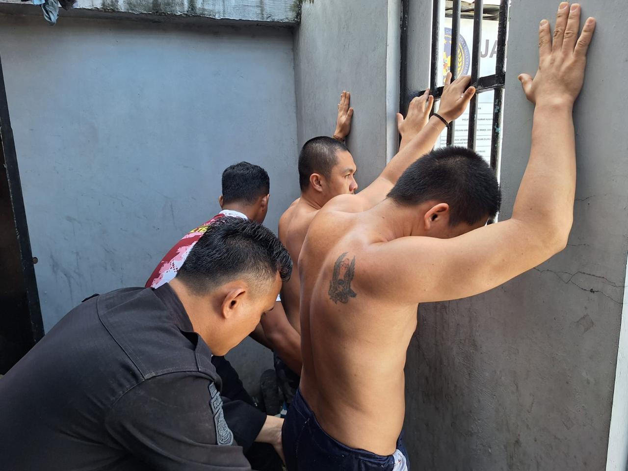 Razia Rutin di Rutan Krui, Petugas Sita Sejumlah Barang Berpotensi Gangguan Keamanan