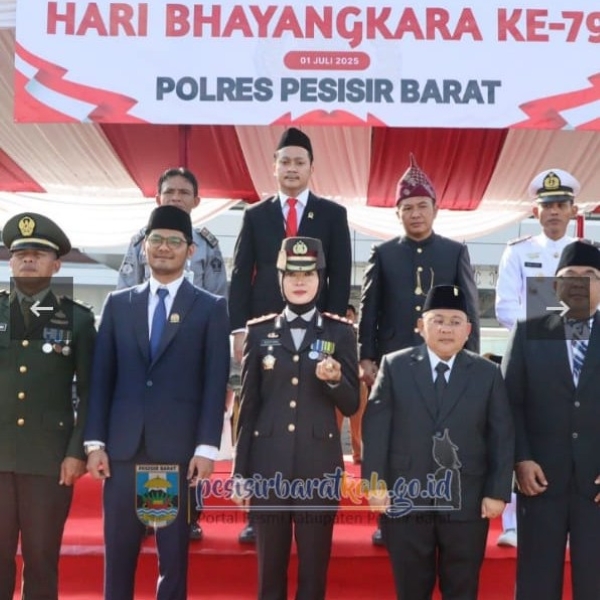 Wabup Irawan Topani Hadiri Peringatan Hari Bhayangkara ke-79 di Pesisir Barat