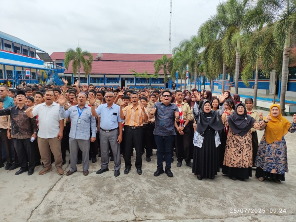 Ketua Umum JMSI Motivasi Siswa SMPN 1 Padangsidimpuan: Siapa Mau Jadi Astronot?