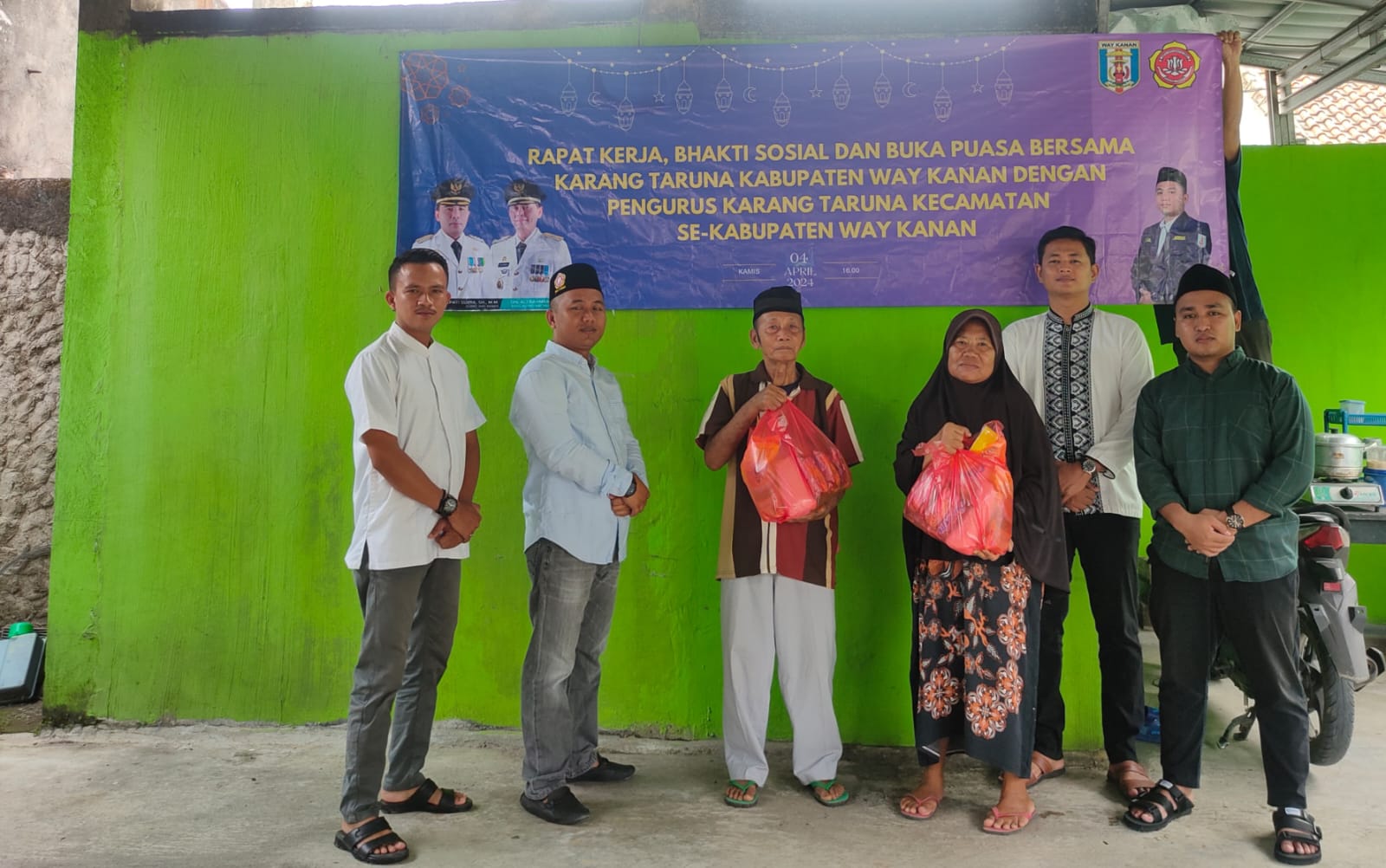 Karang Taruna Waykanan Sapa Lansia dengan Bantuan Sembako