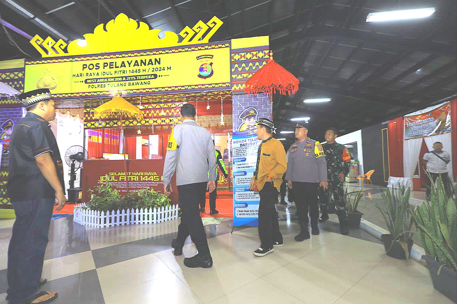 Malam Akhir Ramadhan, Pj Bupati Tuba Tinjau Posko Mudik Idulfitri 1445 H