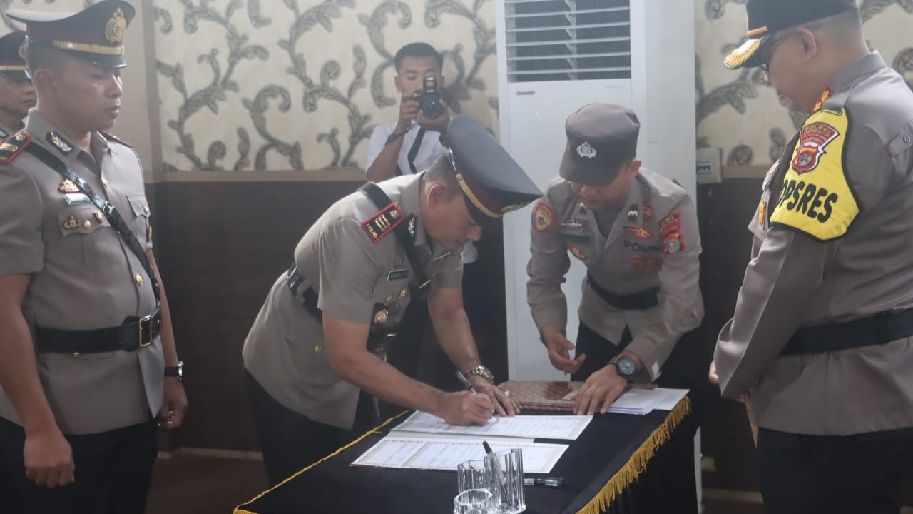 Kapolres Lampung Selatan Pimpin Sertijab Kasat dan Kapolsek