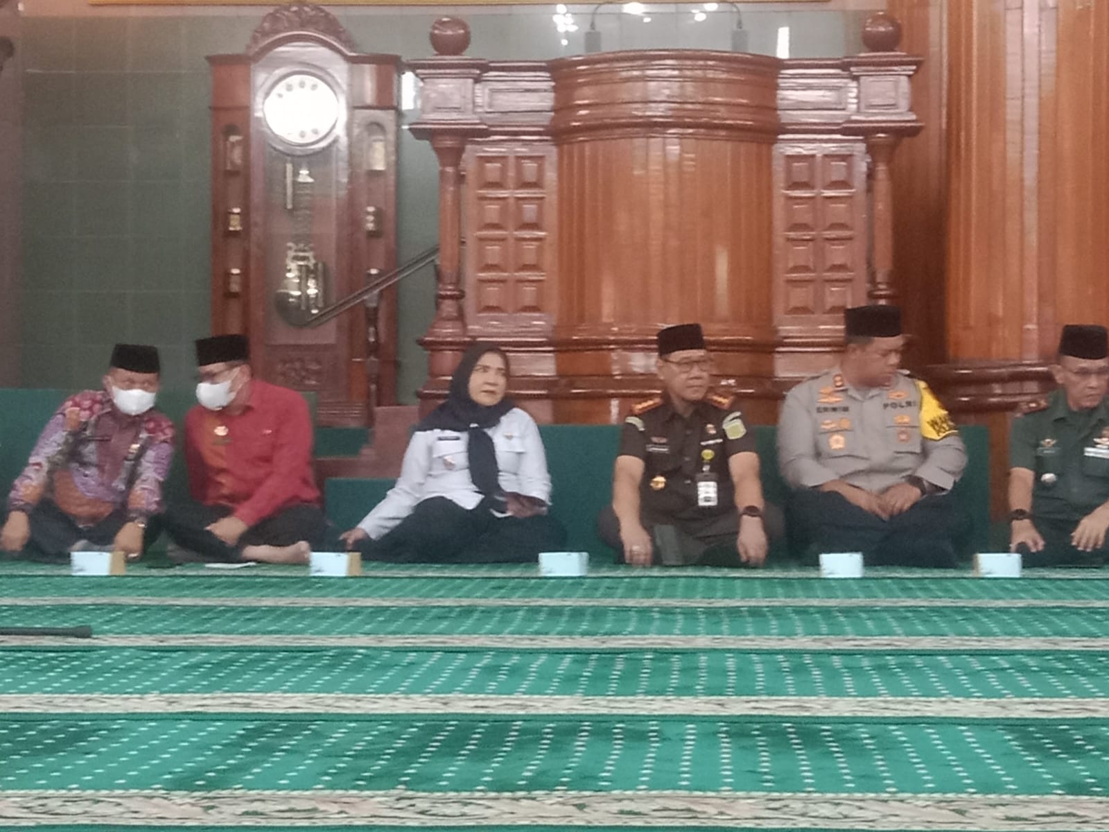 Walikota Eva Dwiana Beri Bantuan Spesial untuk CJH Bandarlampung