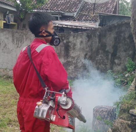 Tim Bandarlampung Bahagia Bersinergi dengan Warga Cegah DBD di Kelapa Tiga