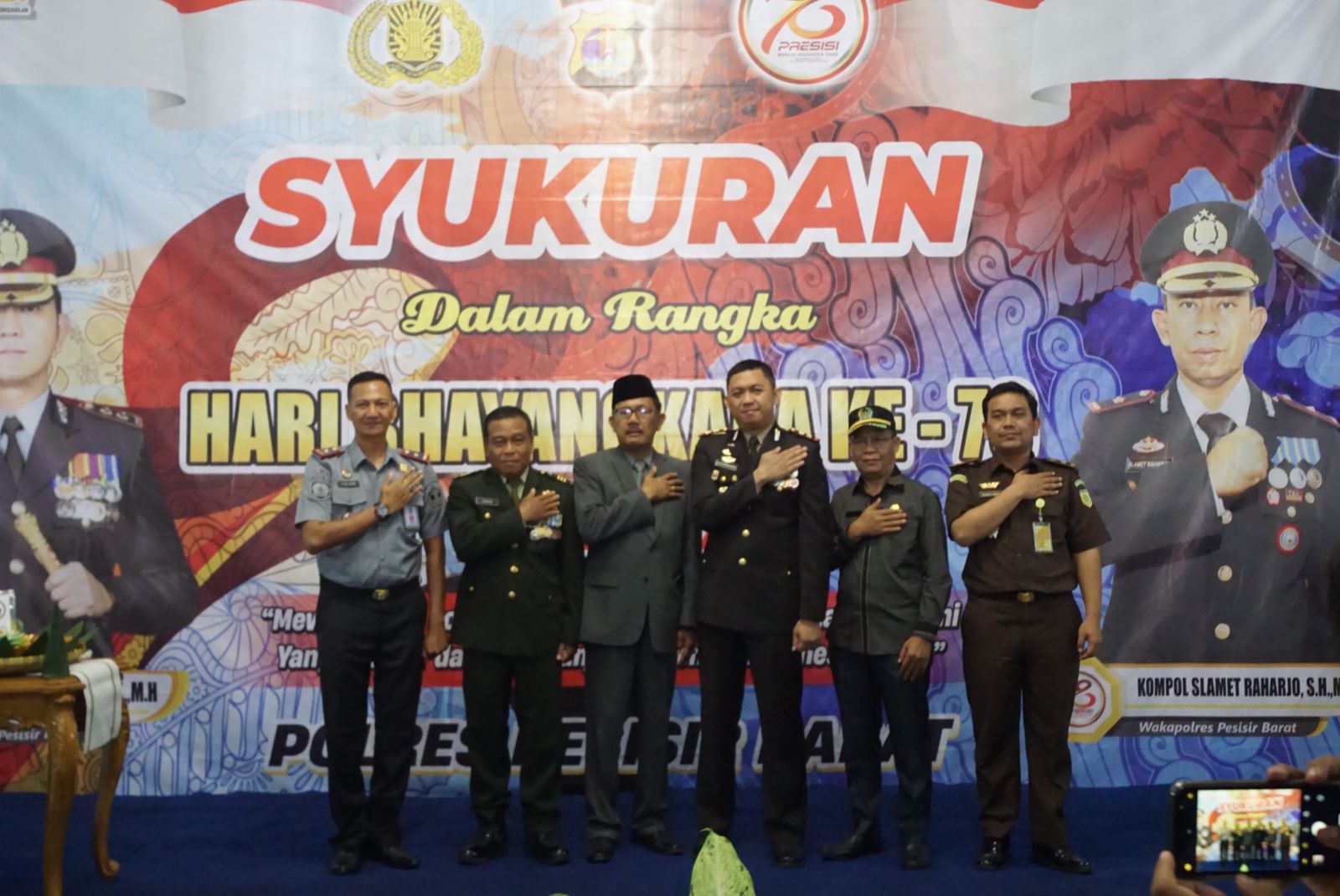 Bupati Agus Istiqlal Hadiri Upacara Hari Bhayangkara ke-78 di Pesisir Barat